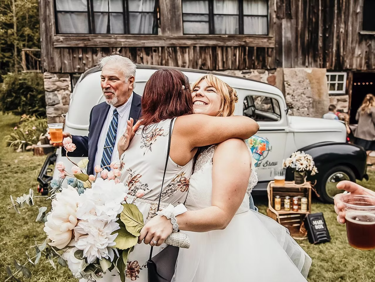 5 Reasons Your Canadian Wedding Deserves a Mobile Bar